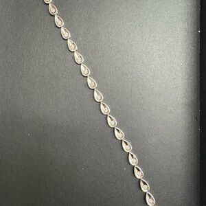 Elegant Silver Teardrop Bracelet